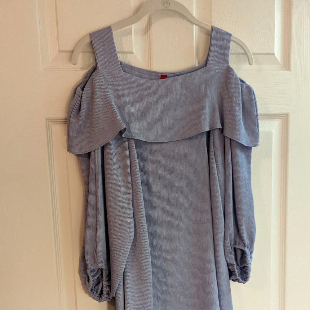 IC by Connie K Cold Shoulder top-Size S